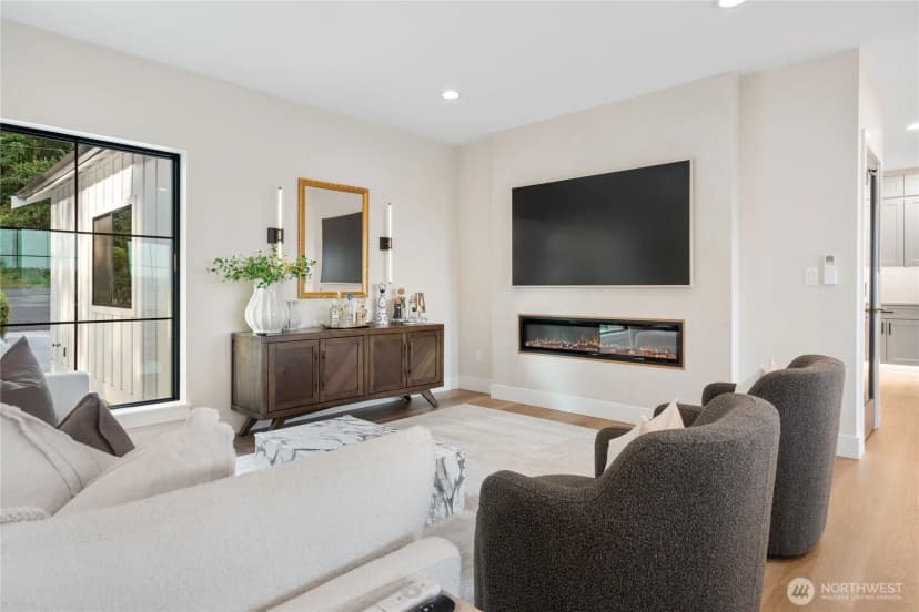 Property photo for 11016 46th Street E, Edgewood photo 11