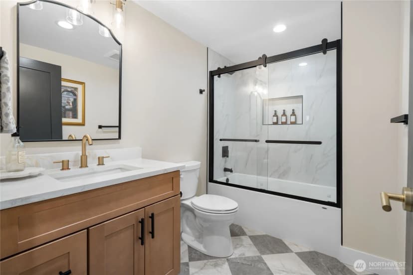 Property photo for 11016 46th Street E, Edgewood photo 32
