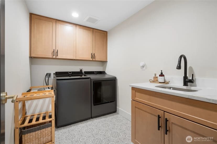 Property photo for 11016 46th Street E, Edgewood photo 34