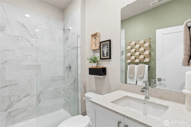 Property photo for 23712 Se 49th Street #4, Issaquah photo 3