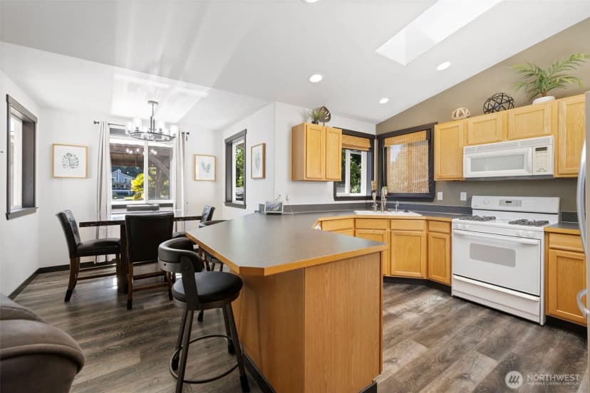 Property photo for 6011 205th Avenue E, Bonney Lake photo 8