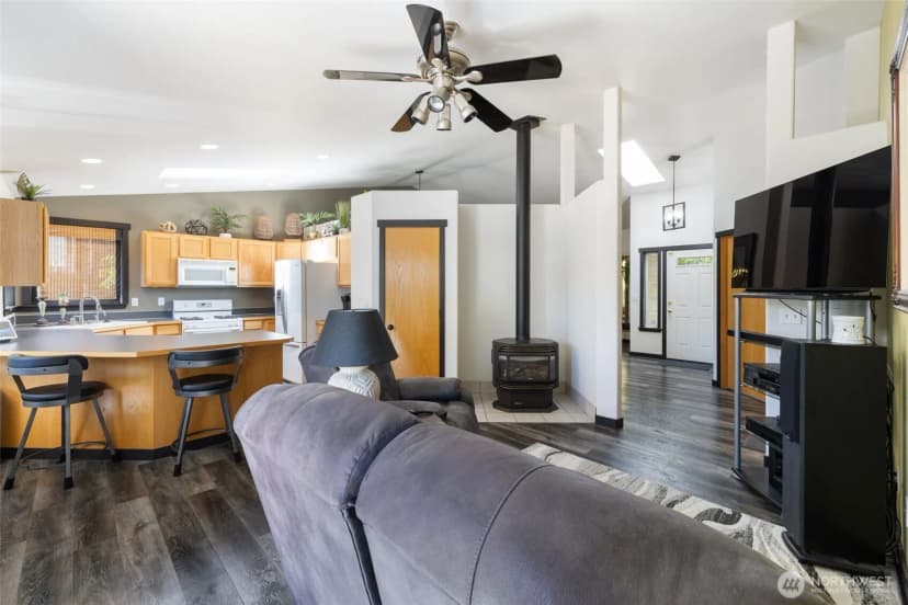 Property photo for 6011 205th Avenue E, Bonney Lake photo 25