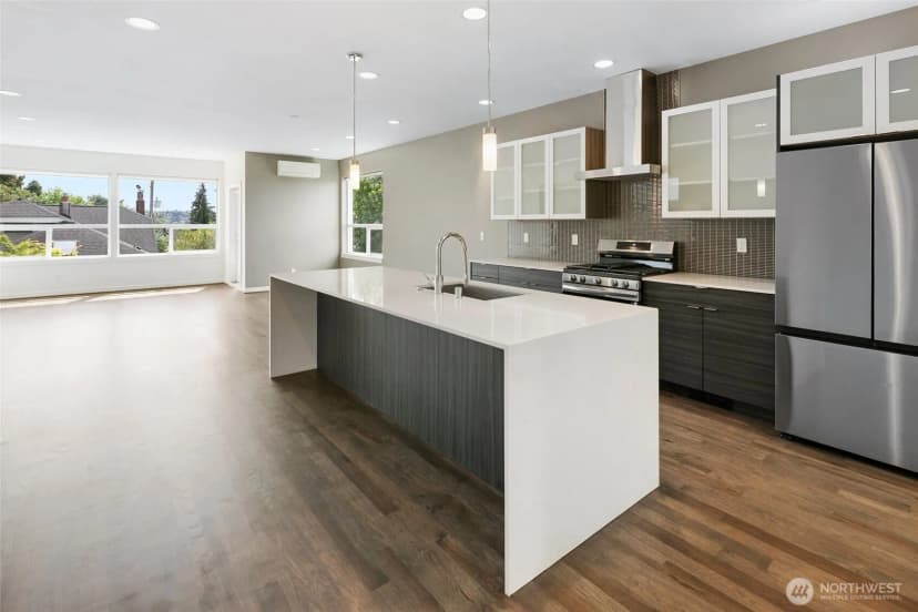 Property photo for 221 Nw 50th Street, Seattle photo 7