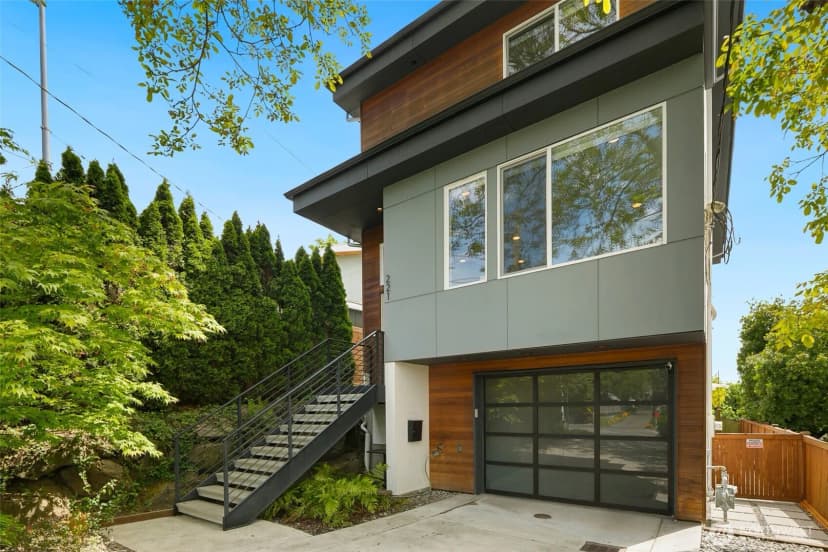 Property photo for 221 Nw 50th Street, Seattle photo 2