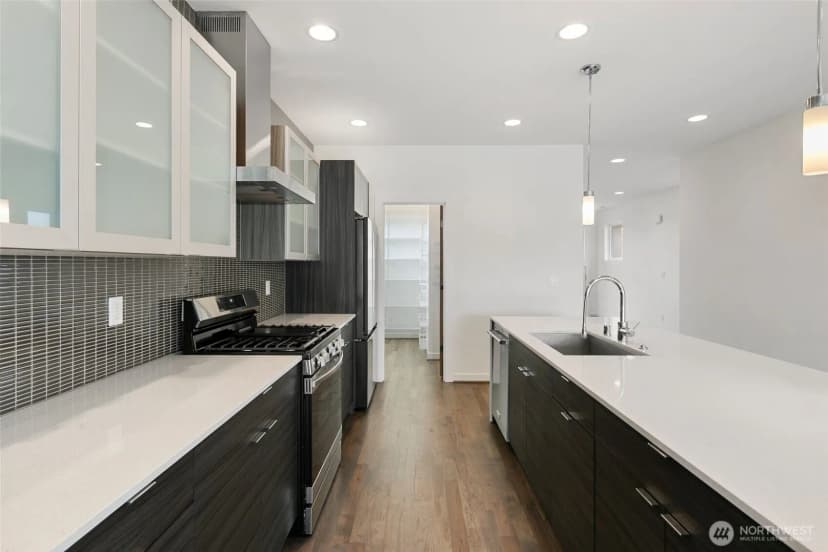 Property photo for 221 Nw 50th Street, Seattle photo 6