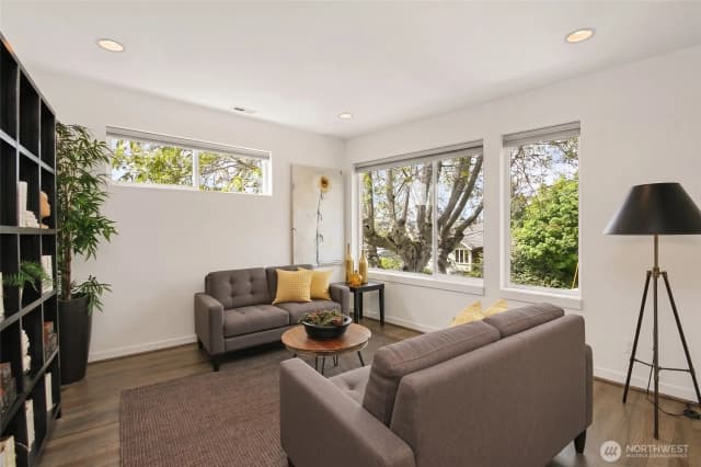 Property photo for 221 Nw 50th Street, Seattle photo 4