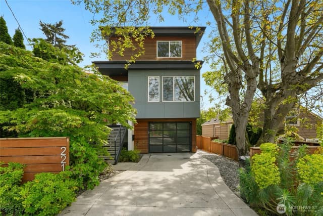 Property photo for 221 Nw 50th Street, Seattle