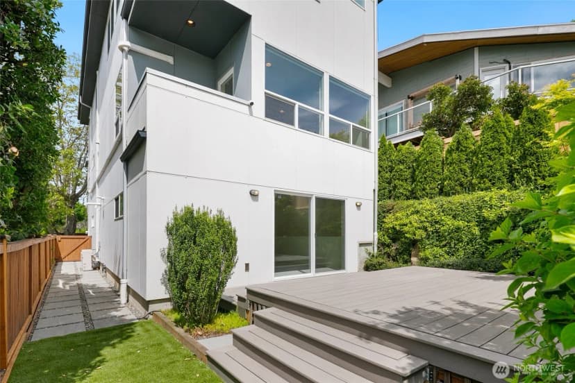 Property photo for 221 Nw 50th Street, Seattle photo 27