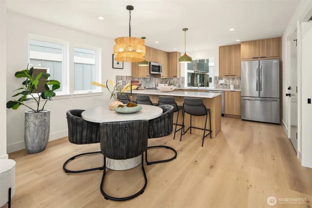Property photo for 535 N 70th Street, Seattle photo 4