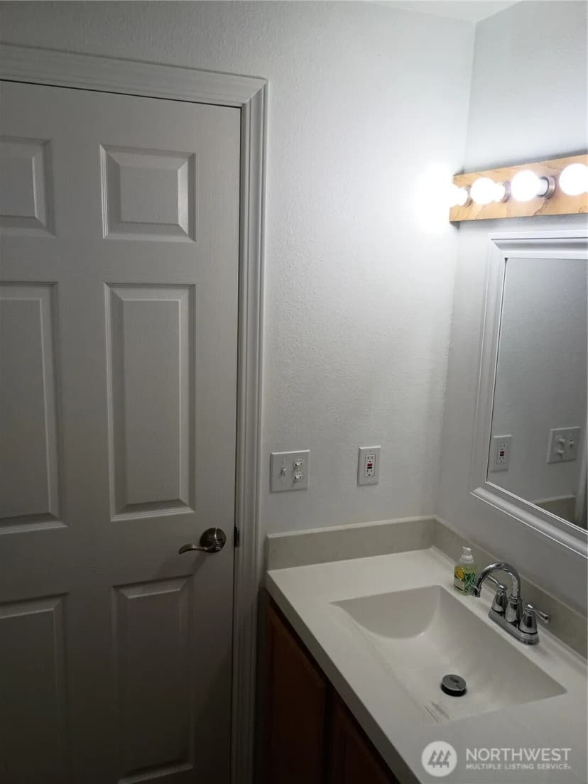 Property photo for 10501 8th Avenue Ne #115, Seattle photo 7