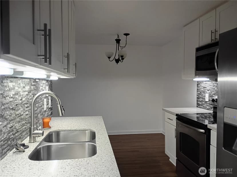 Property photo for 10501 8th Avenue Ne #115, Seattle photo 4