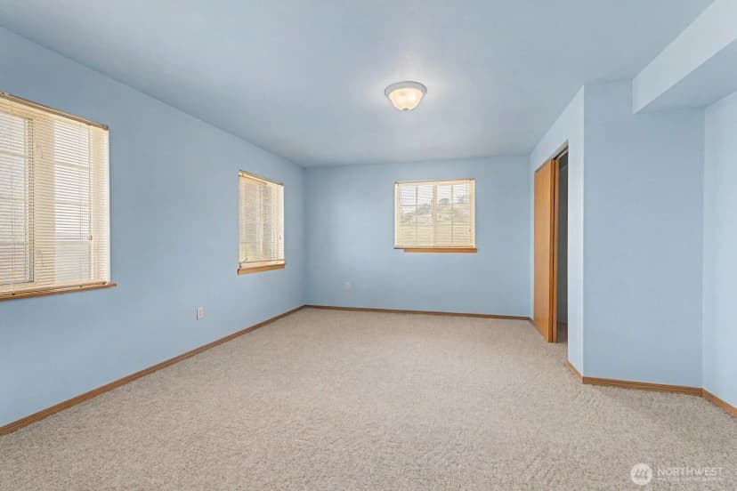Property photo for 313 Peach Avenue, Sunnyside photo 25