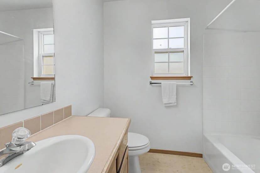Property photo for 313 Peach Avenue, Sunnyside photo 18