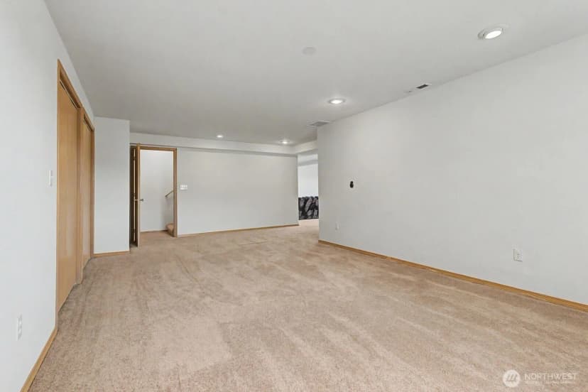 Property photo for 313 Peach Avenue, Sunnyside photo 21