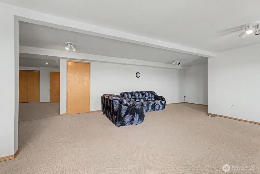 Property photo for 313 Peach Avenue, Sunnyside photo 24