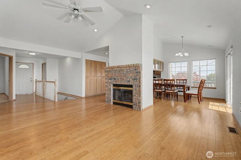 Property photo for 313 Peach Avenue, Sunnyside photo 6