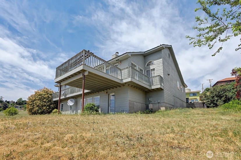 Property photo for 313 Peach Avenue, Sunnyside photo 29