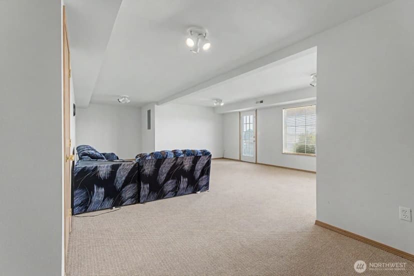 Property photo for 313 Peach Avenue, Sunnyside photo 22