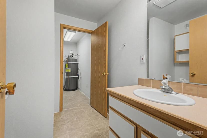 Property photo for 313 Peach Avenue, Sunnyside photo 27