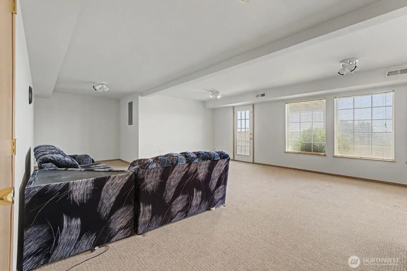 Property photo for 313 Peach Avenue, Sunnyside photo 23