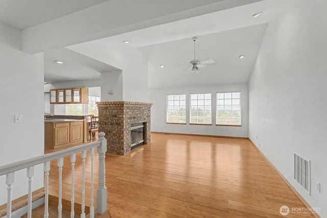 Property photo for 313 Peach Avenue, Sunnyside photo 3