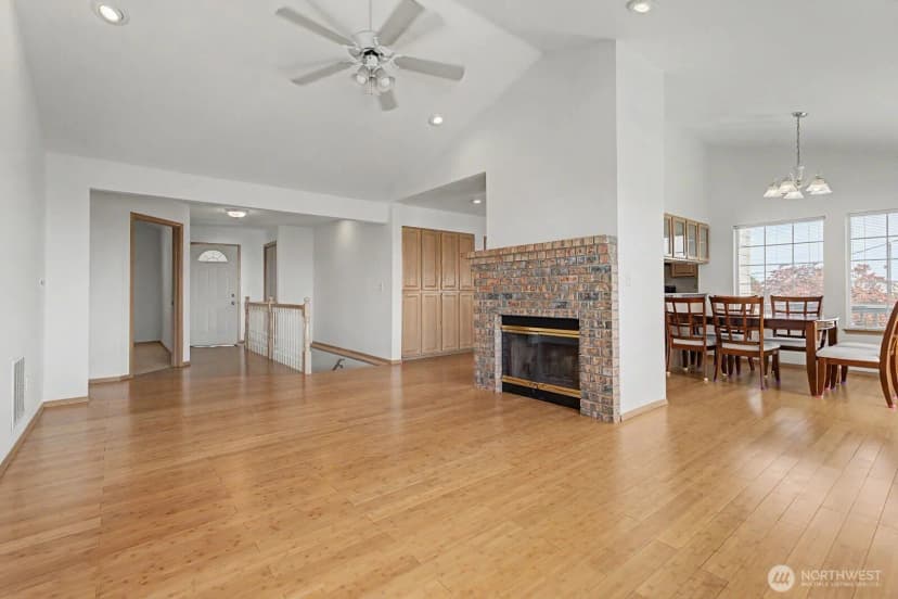 Property photo for 313 Peach Avenue, Sunnyside photo 5
