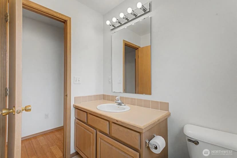 Property photo for 313 Peach Avenue, Sunnyside photo 19