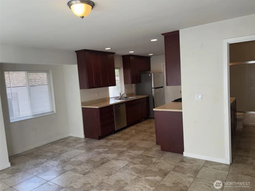 Property photo for 541 Ne Alder Street, Issaquah photo 19