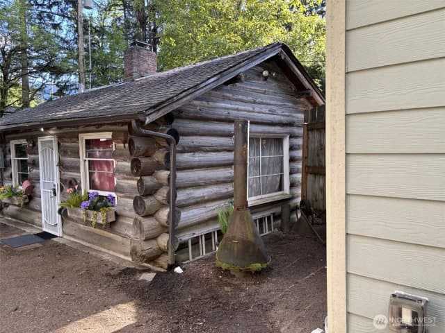 Property photo for 541 Ne Alder Street, Issaquah photo 2