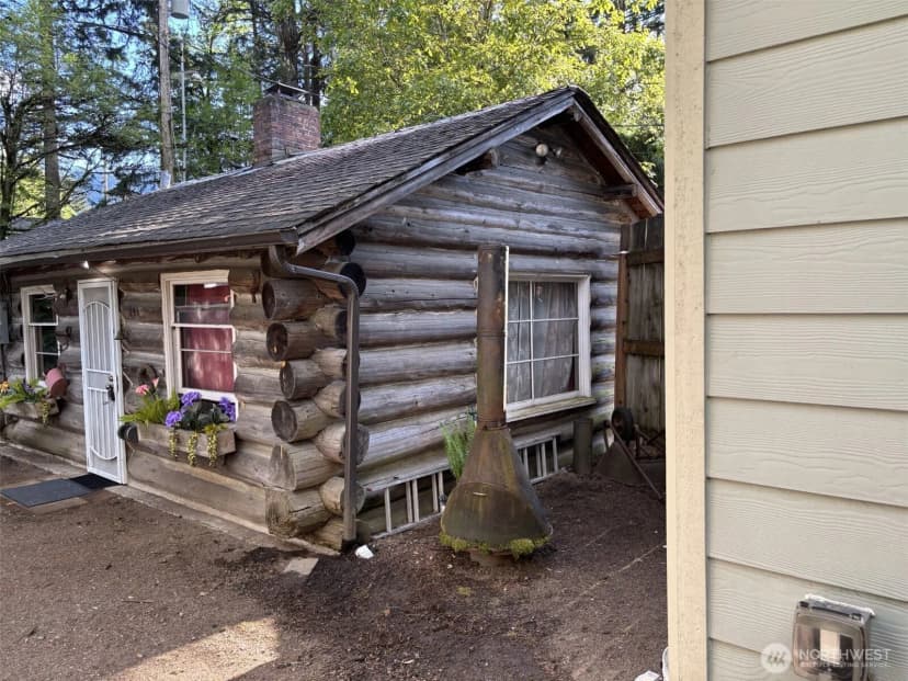 Property photo for 541 Ne Alder Street, Issaquah photo 2