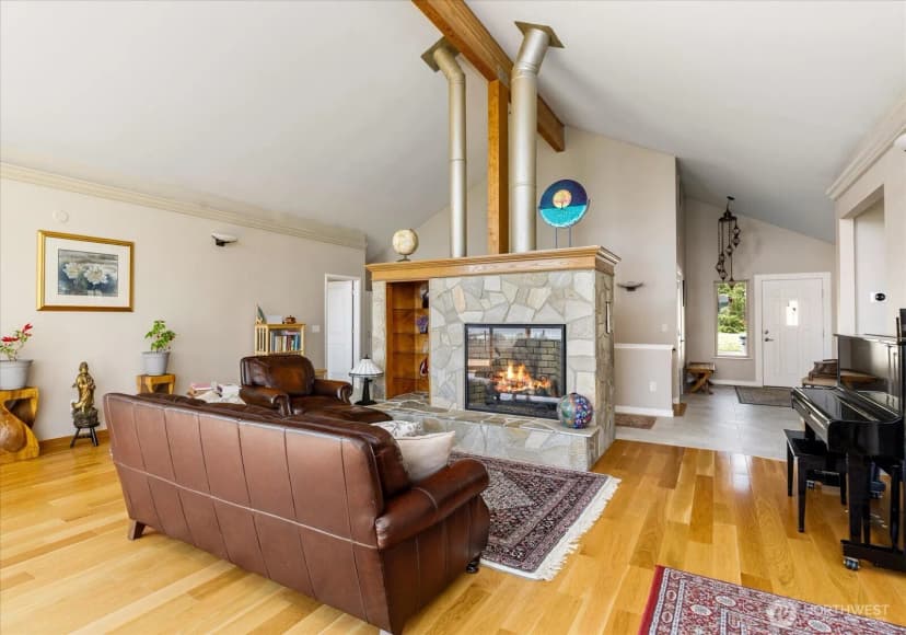 Property photo for 2364 Strawberry Point Road, Oak Harbor photo 7
