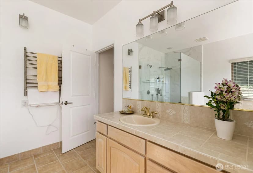 Property photo for 2364 Strawberry Point Road, Oak Harbor photo 25