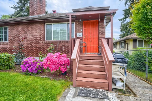 Property photo for 4207 S Bateman Street, Seattle photo 3