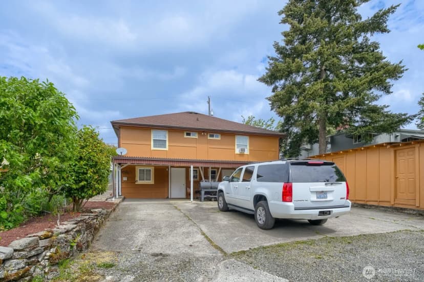 Property photo for 4207 S Bateman Street, Seattle photo 17