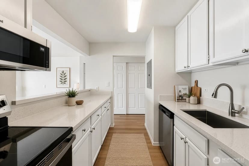 Property photo for 1221 Harbor Avenue Sw #105, Seattle photo 14