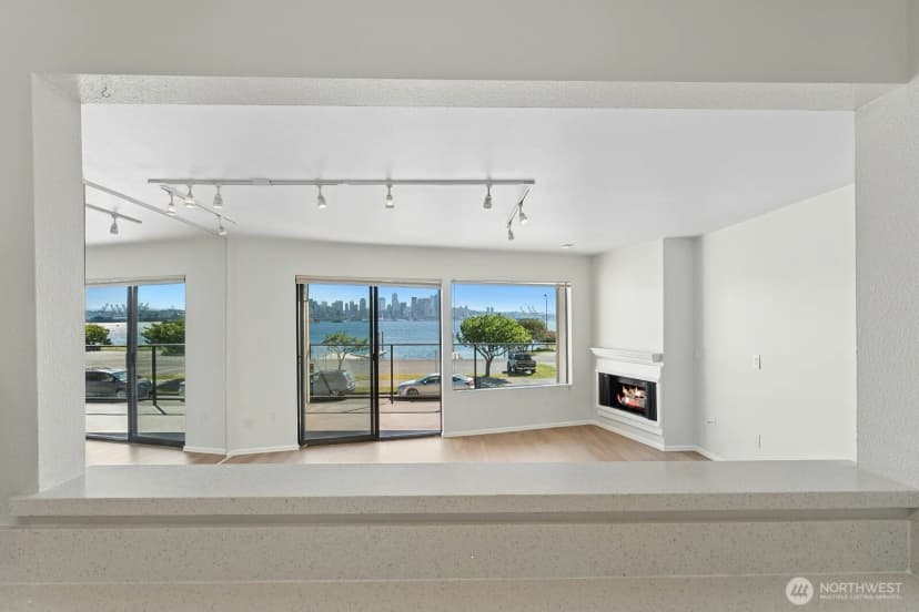Property photo for 1221 Harbor Avenue Sw #105, Seattle photo 12