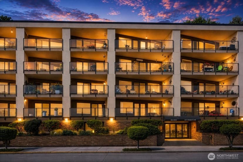 Property photo for 1221 Harbor Avenue Sw #105, Seattle photo 4