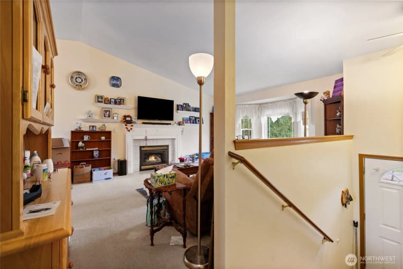 Property photo for 921 Erin Lane W, Eatonville photo 4