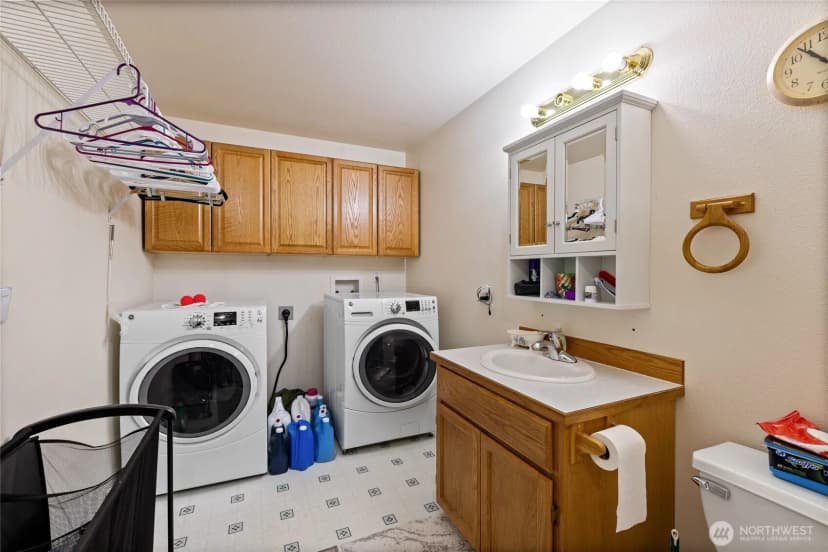 Property photo for 921 Erin Lane W, Eatonville photo 26