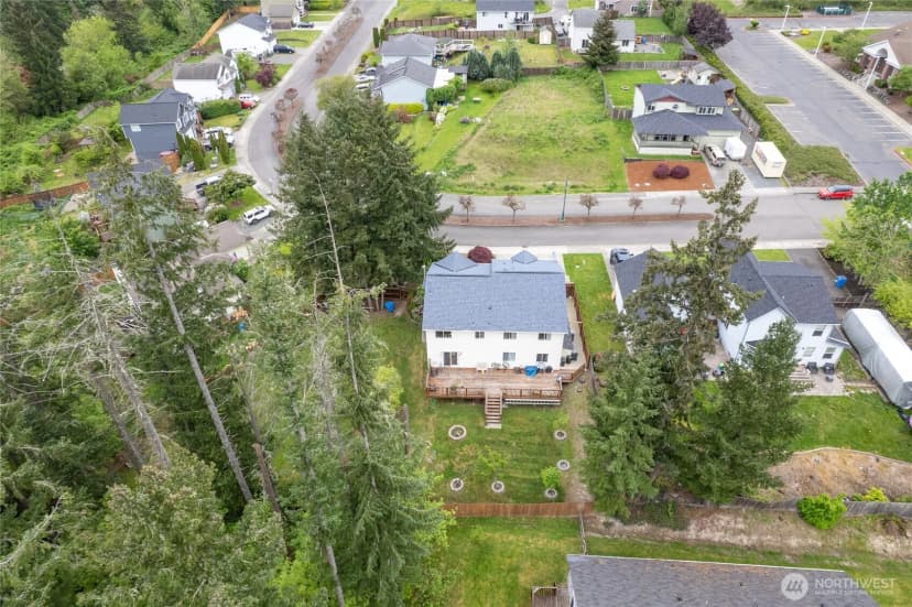 Property photo for 921 Erin Lane W, Eatonville photo 37