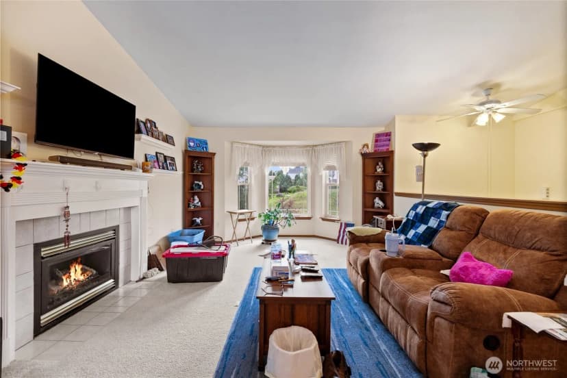 Property photo for 921 Erin Lane W, Eatonville photo 9