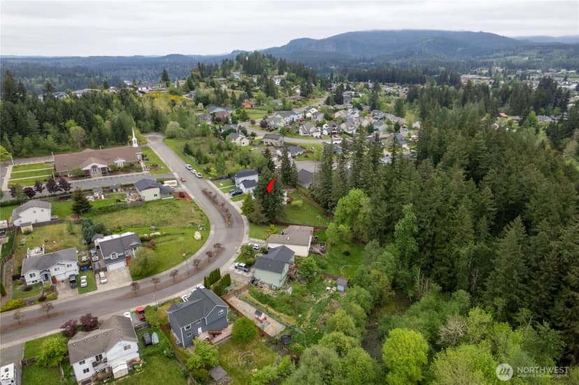 Property photo for 921 Erin Lane W, Eatonville photo 39