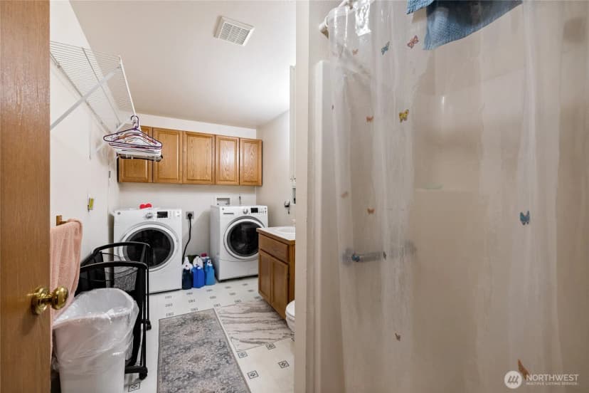 Property photo for 921 Erin Lane W, Eatonville photo 27