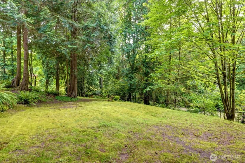 Property photo for 3903 142nd Place Ne, Bellevue photo 35