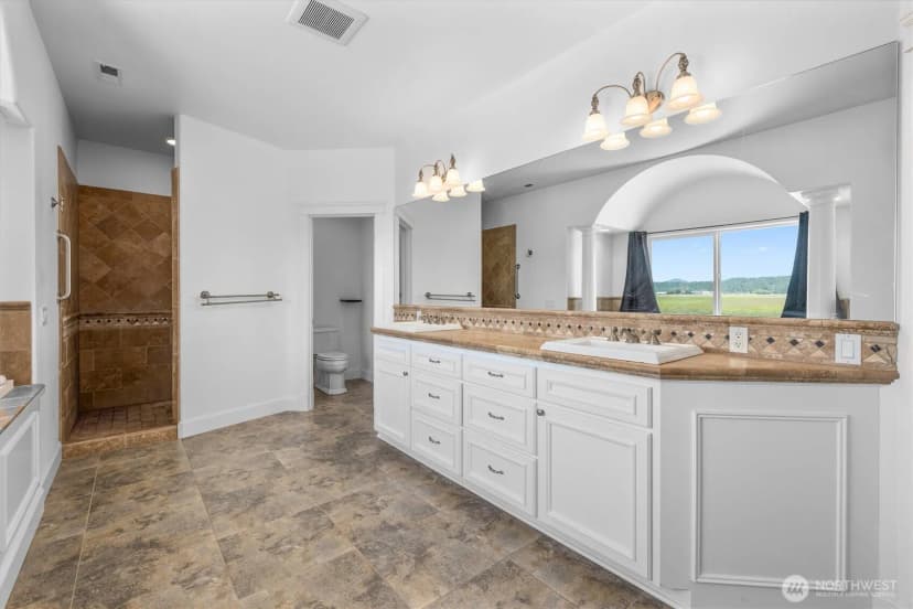 Property photo for 15714 Laconner Whitney Road, La Conner photo 20