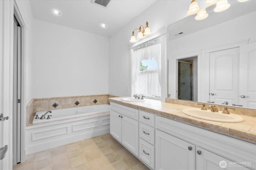 Property photo for 15714 Laconner Whitney Road, La Conner photo 29