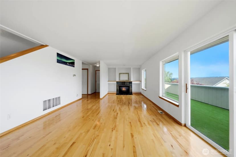 Property photo for 130 67th Avenue Ct E, Fife photo 4
