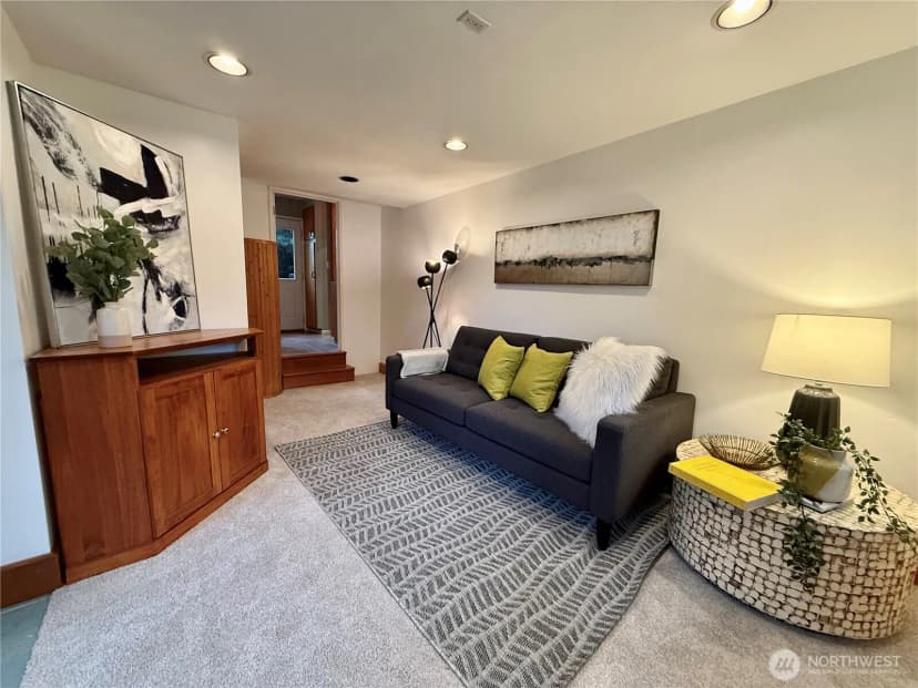 Property photo for 2113 Ne 81st Place, Seattle photo 10