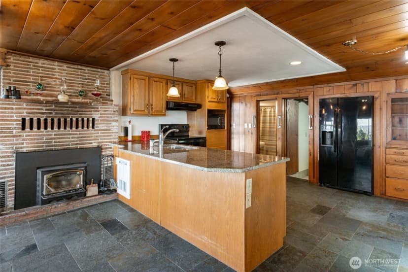 Property photo for 29631 Beach Drive Ne, Poulsbo photo 12