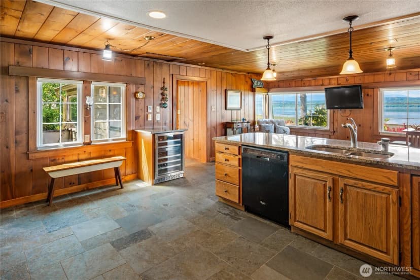 Property photo for 29631 Beach Drive Ne, Poulsbo photo 13